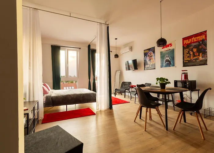 Apartment Cinema